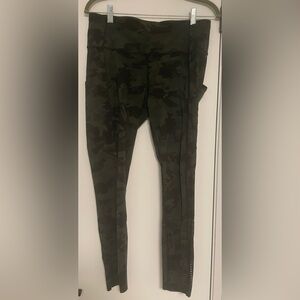 Fast and Free High Rise Crop 23” Pockets Green Camo Size 12